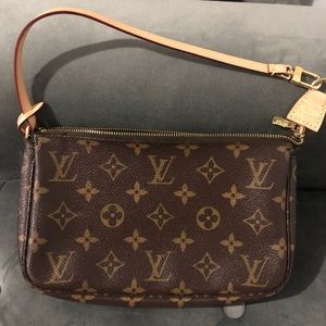 Louis Vuitton pochette